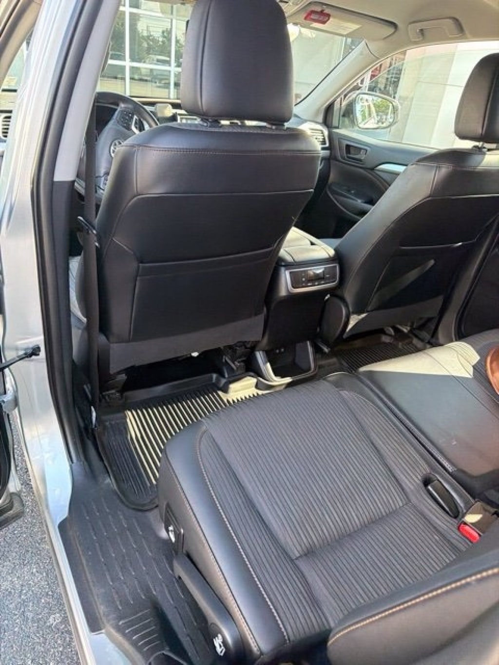 Used 2019 Toyota Highlander LE V6 SUV