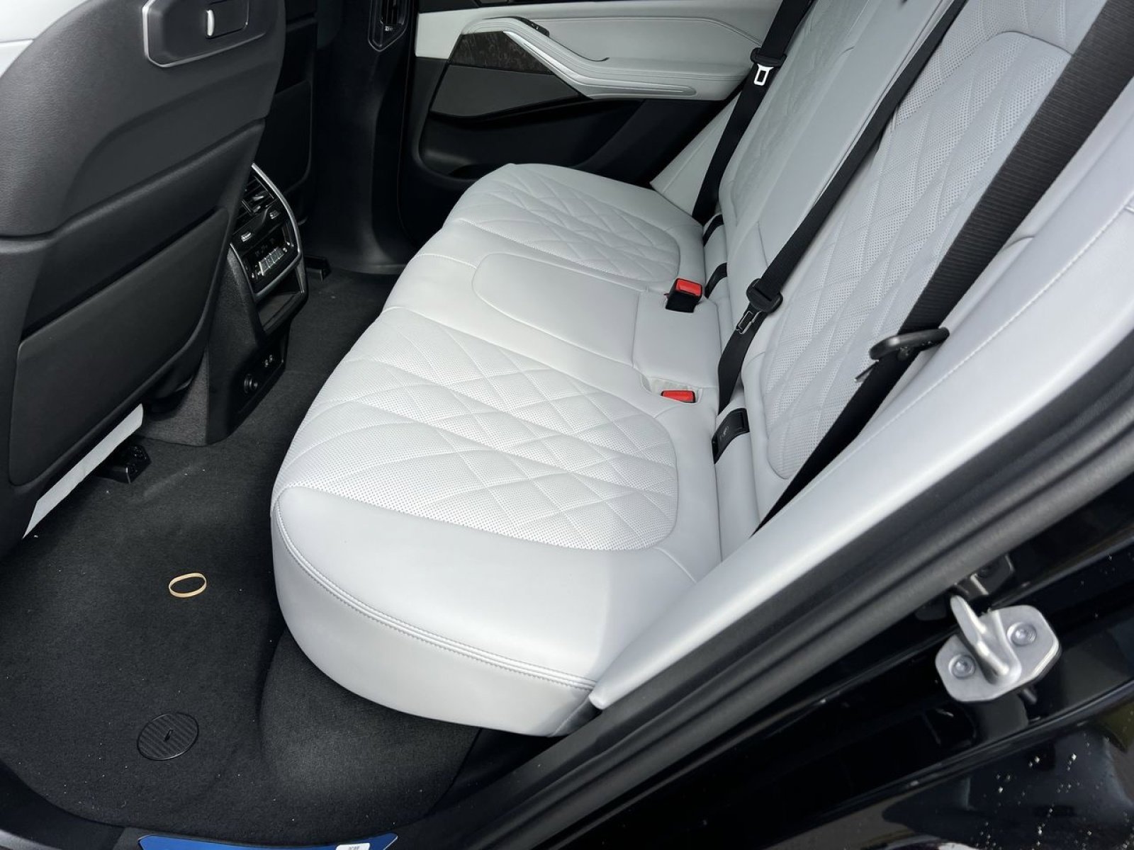 2026 BMW X5 50e - Photo 22