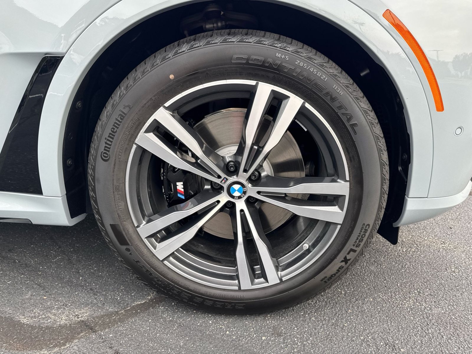 New 2027 BMW X7 M60i SUV