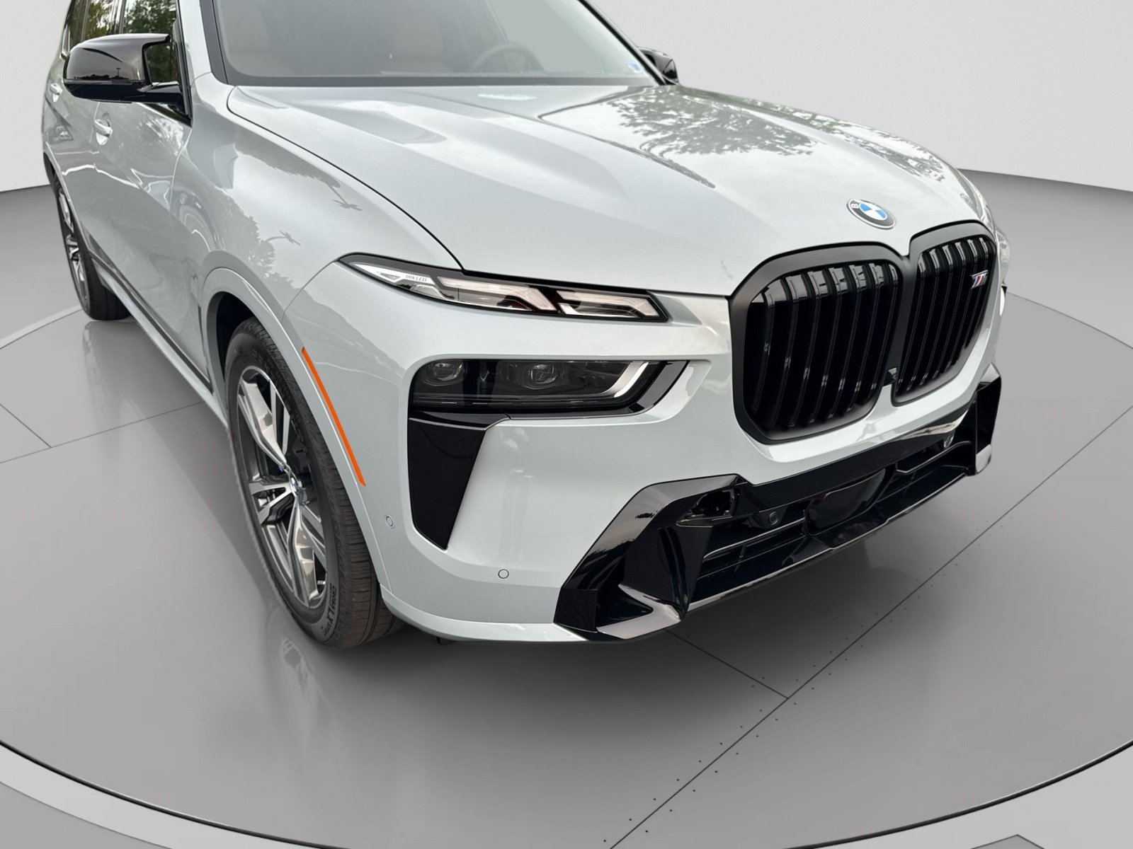 New 2027 BMW X7 M60i SUV