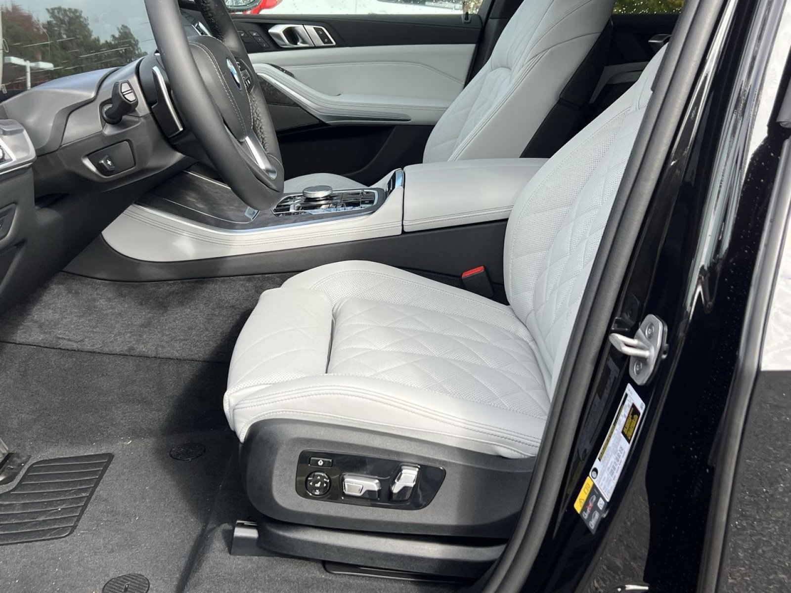 2026 BMW X5 50e - Photo 10