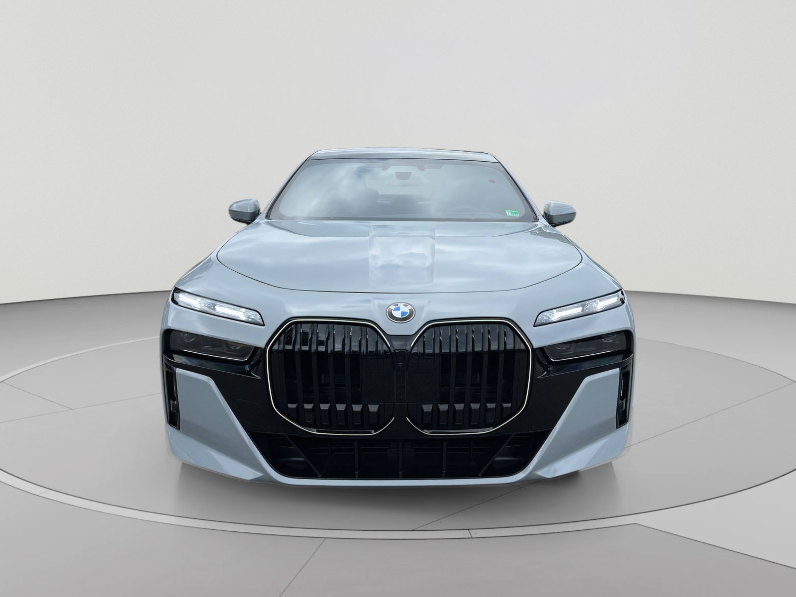 2025 BMW 7 Series 740i - Photo 8