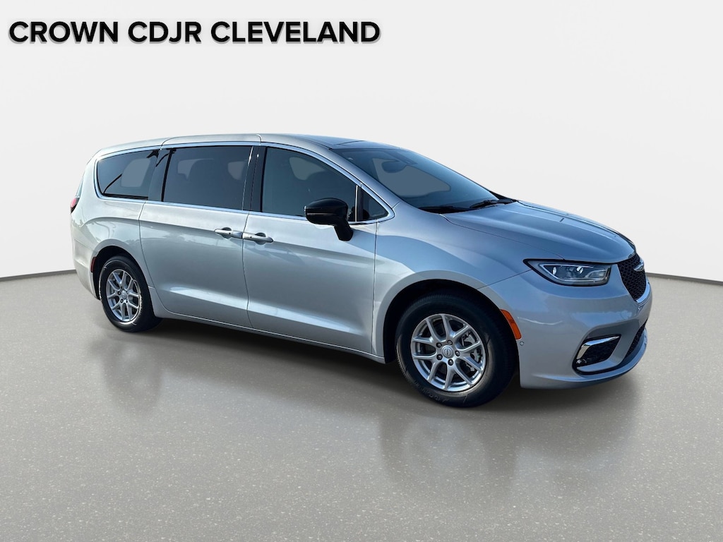 New 2026 Chrysler Pacifica Select Passenger Van