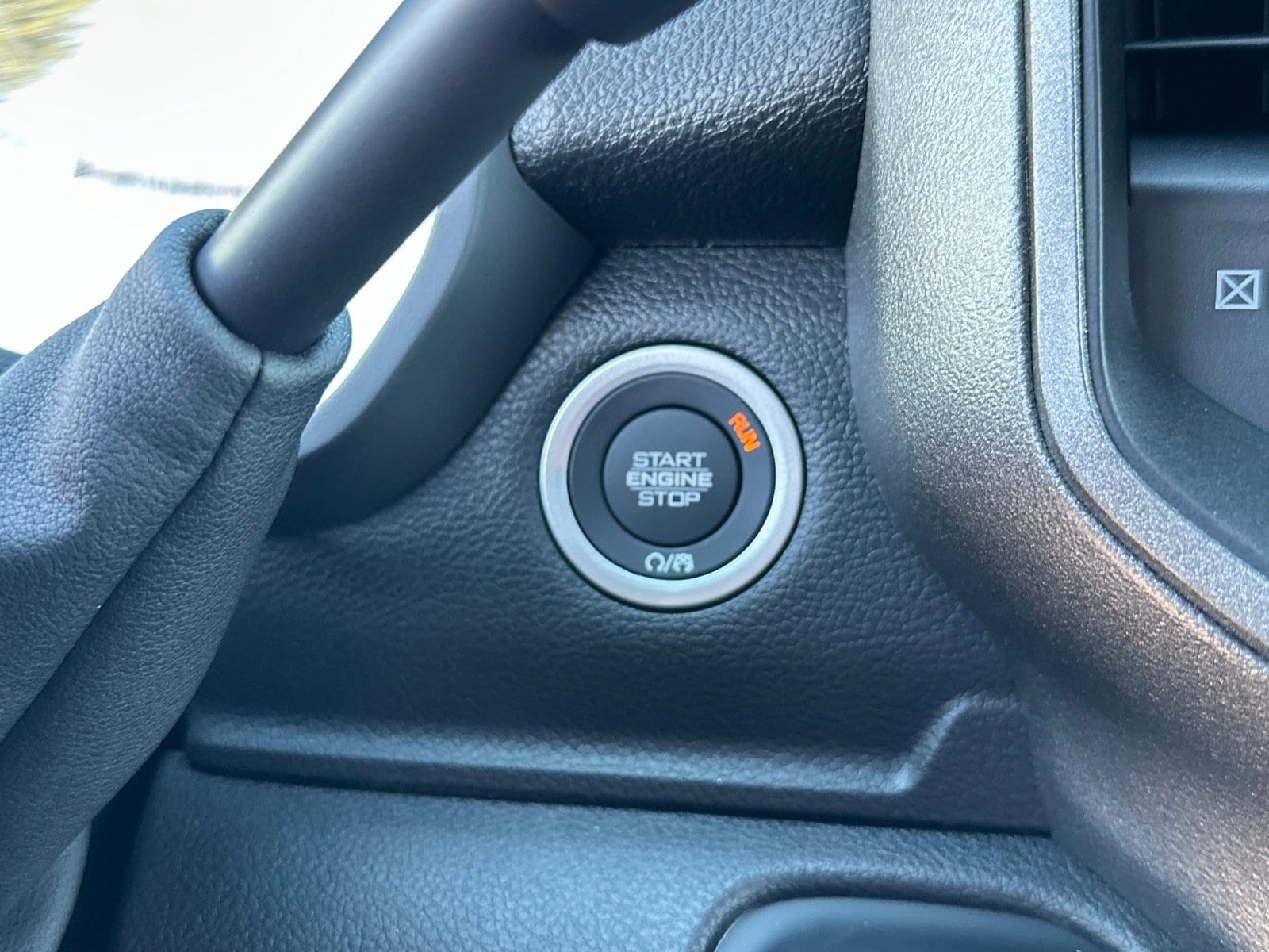 2025 RAM 2500 Tradesman - Photo 28