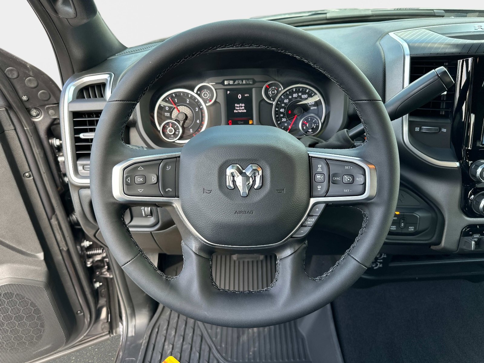 2025 RAM 2500 Big Horn - Photo 25