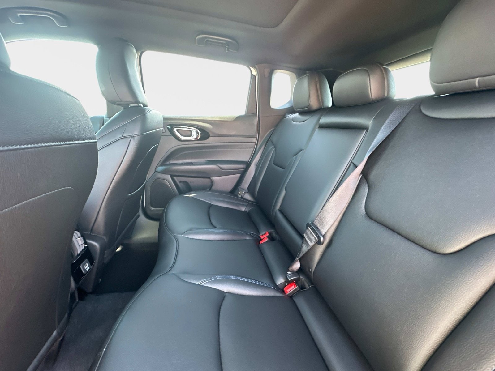 2025 Jeep Compass Limited - Photo 14
