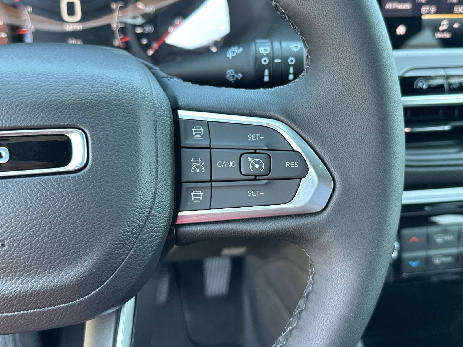 2025 Jeep Compass Limited - Photo 29