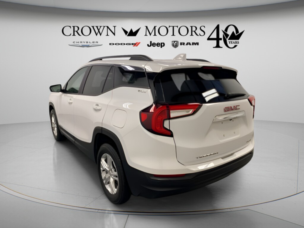 Used 2024 GMC Terrain SLE SUV