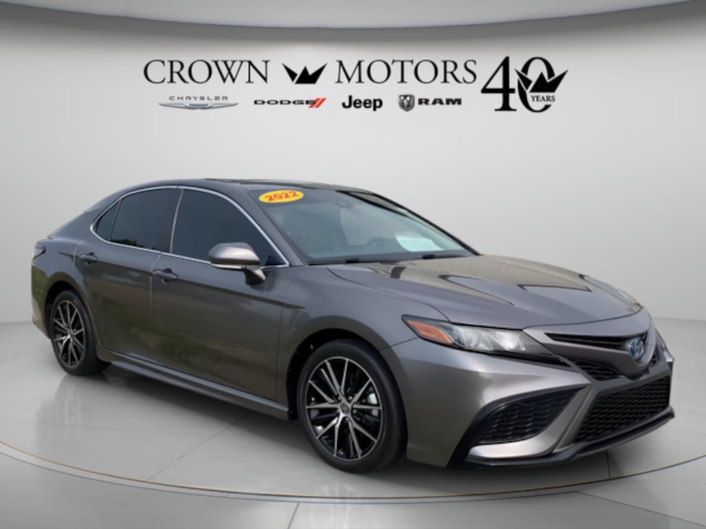 Used 2022 Toyota Camry Hybrid SE Sedan