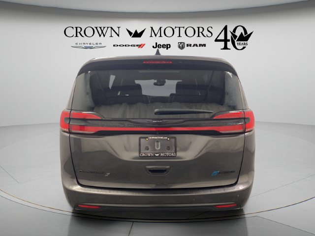Used 2023 Chrysler Pacifica Hybrid Limited Minivan/Van