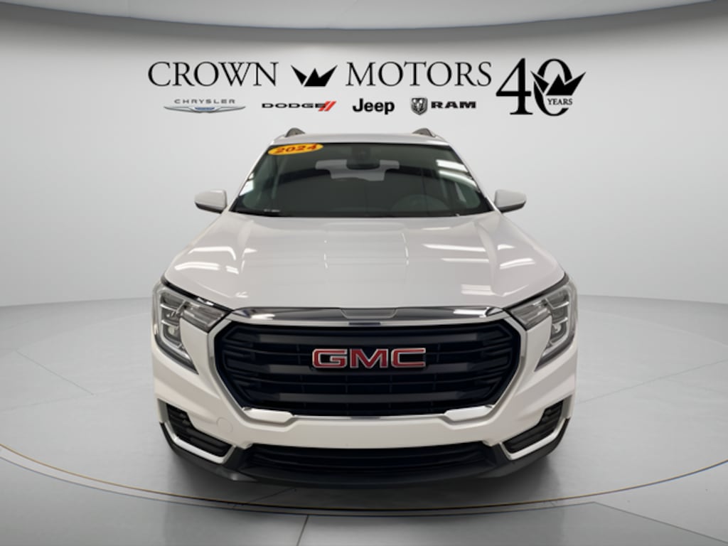 Used 2024 GMC Terrain SLE SUV