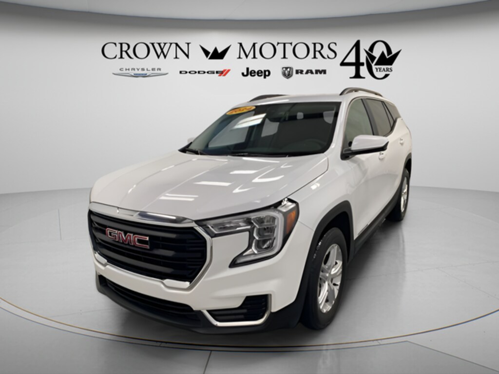 Used 2024 GMC Terrain SLE SUV