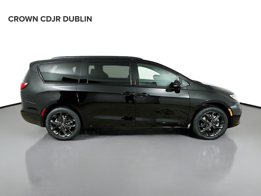 New 2026 Chrysler Pacifica Select Passenger Van
