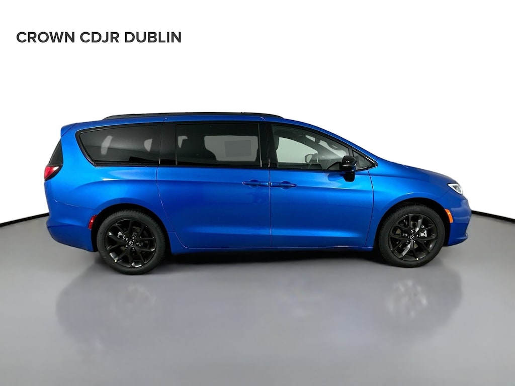 New 2026 Chrysler Pacifica Select Passenger Van