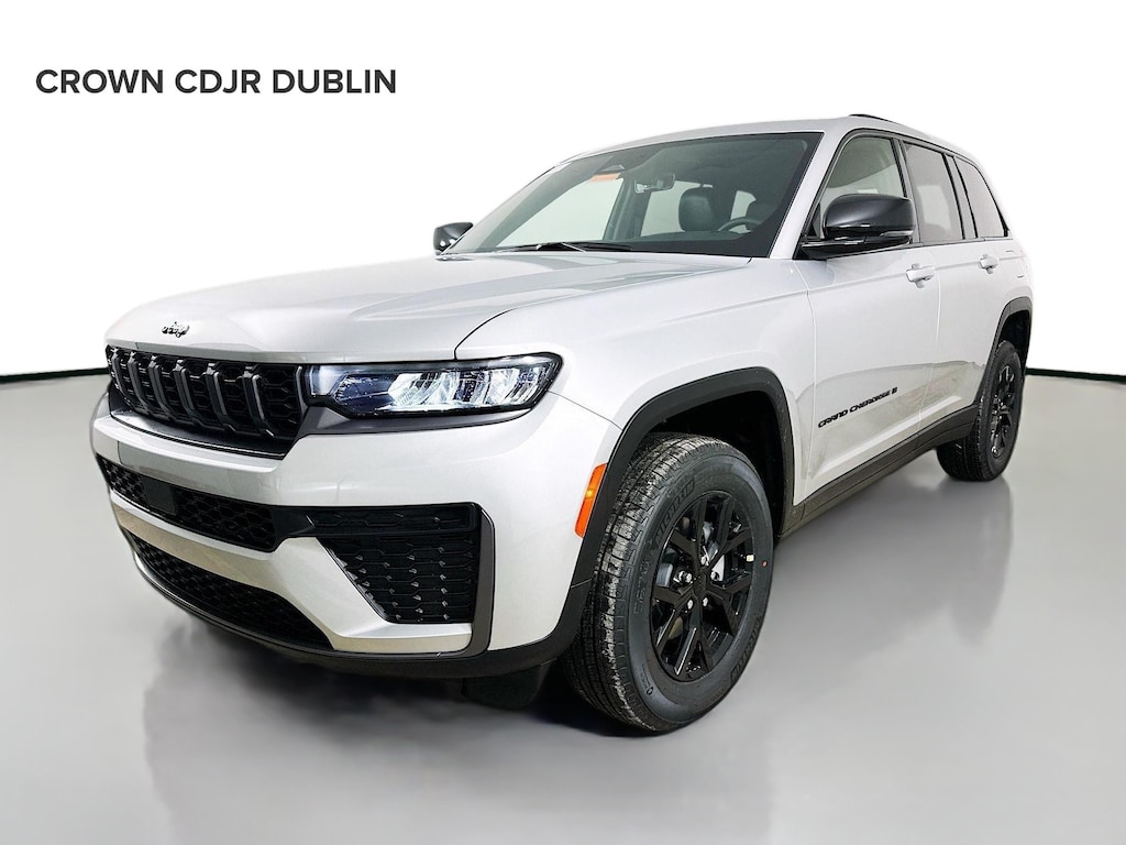 New 2026 Jeep Grand Cherokee Laredo Sport Utility