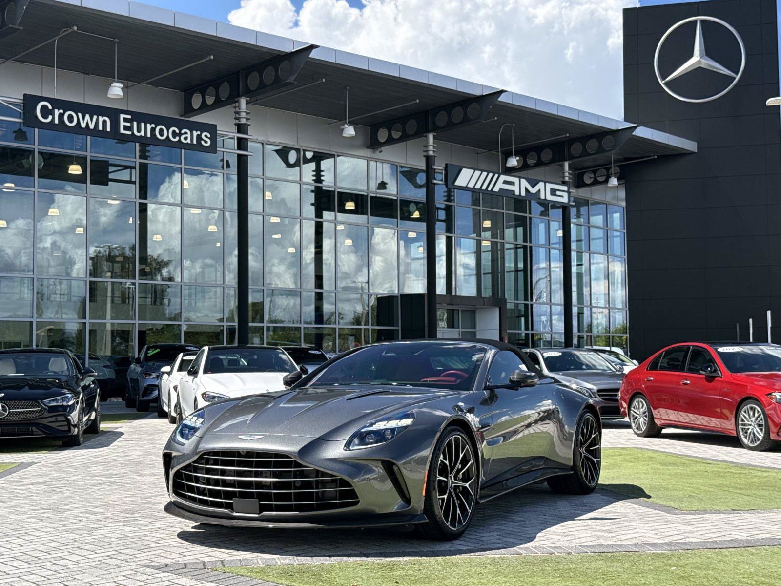  Aston Martin Vantage