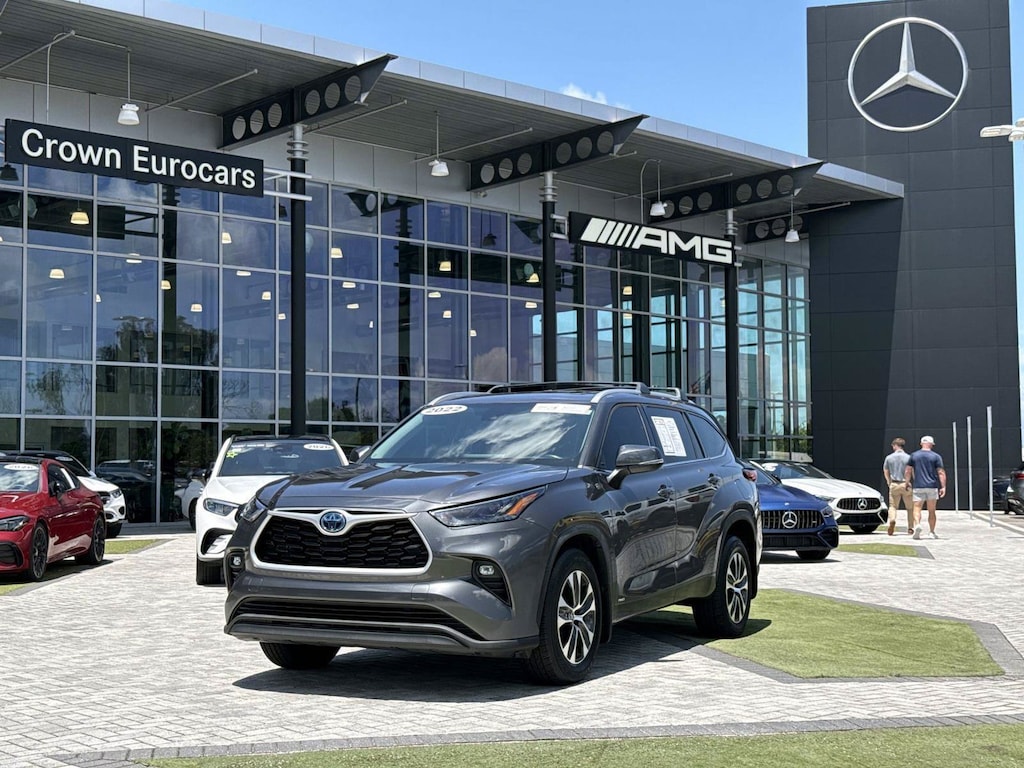 Used 2022 Toyota Highlander XLE Hybrid XLE AWD
