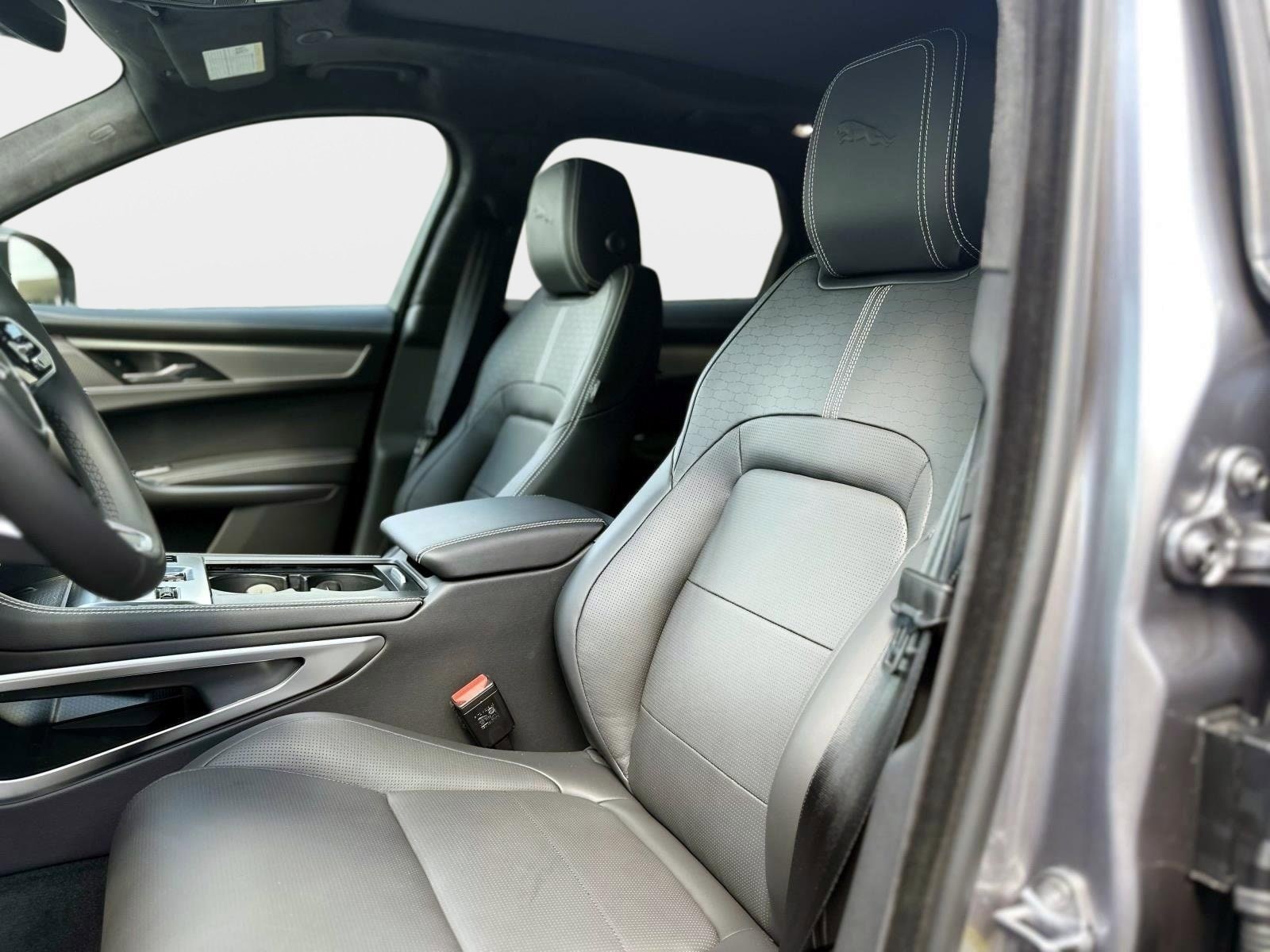 2026 Jaguar F-Pace R-Dynamic S - Photo 18
