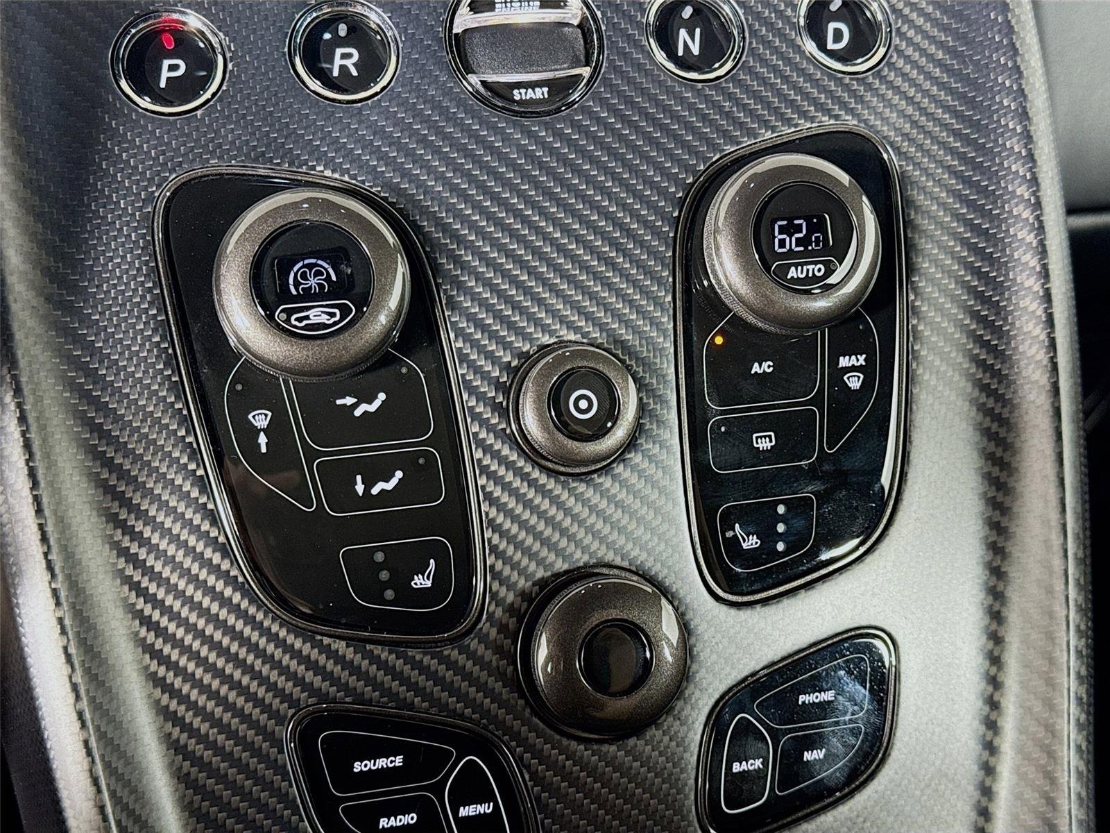 2019 Aston Martin Rapide - Photo 17