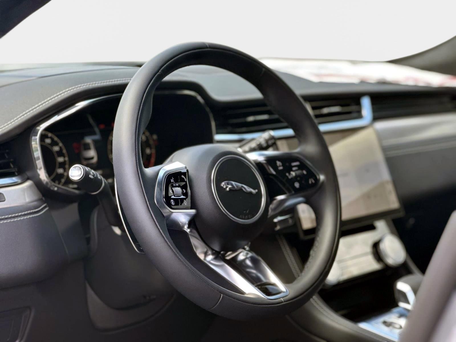 2026 Jaguar F-Pace R-Dynamic S - Photo 28