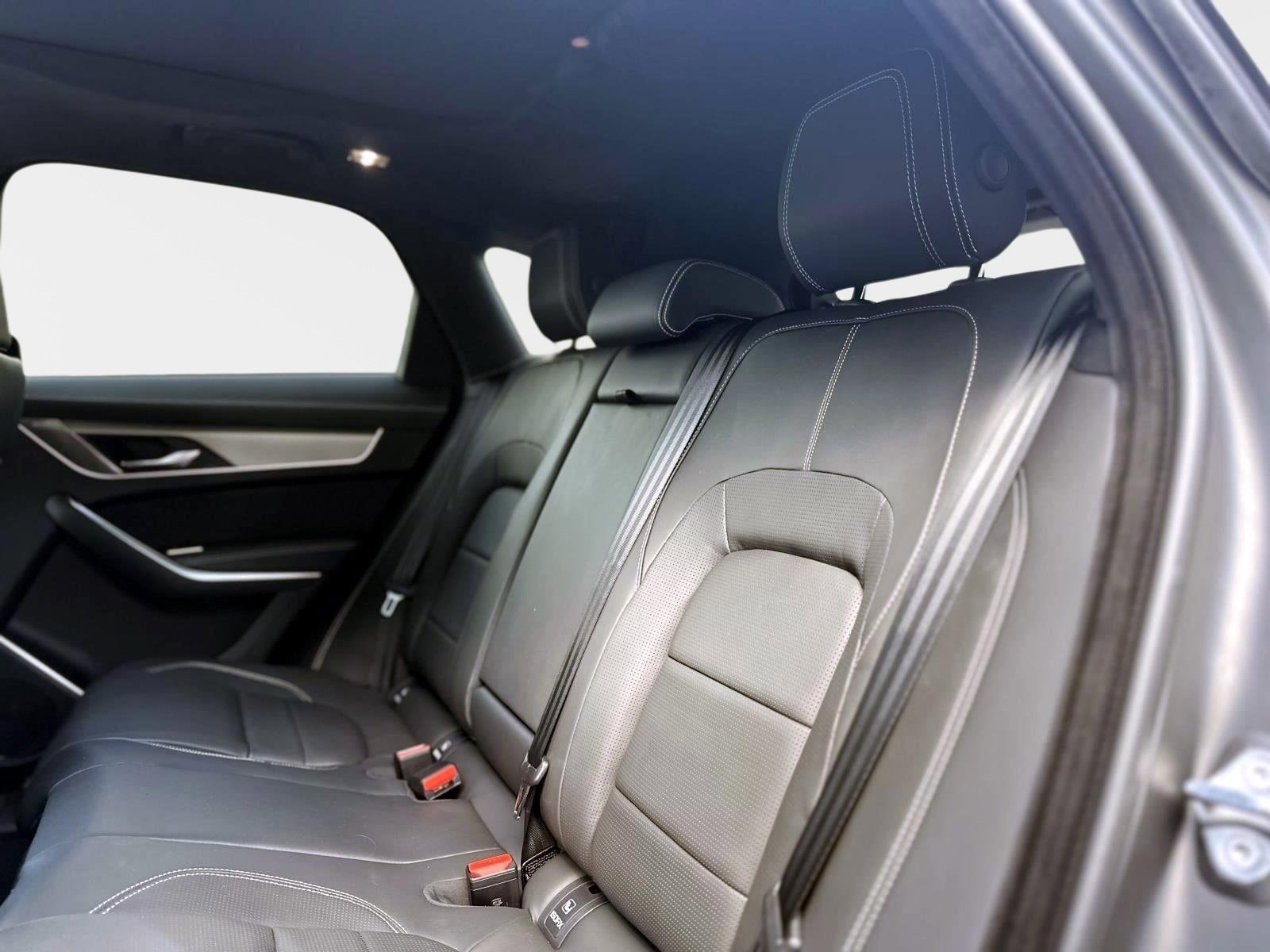 2026 Jaguar F-Pace R-Dynamic S - Photo 11