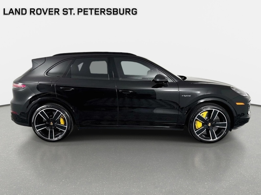 Used 2023 Porsche Cayenne E-Hybrid Turbo S SUV