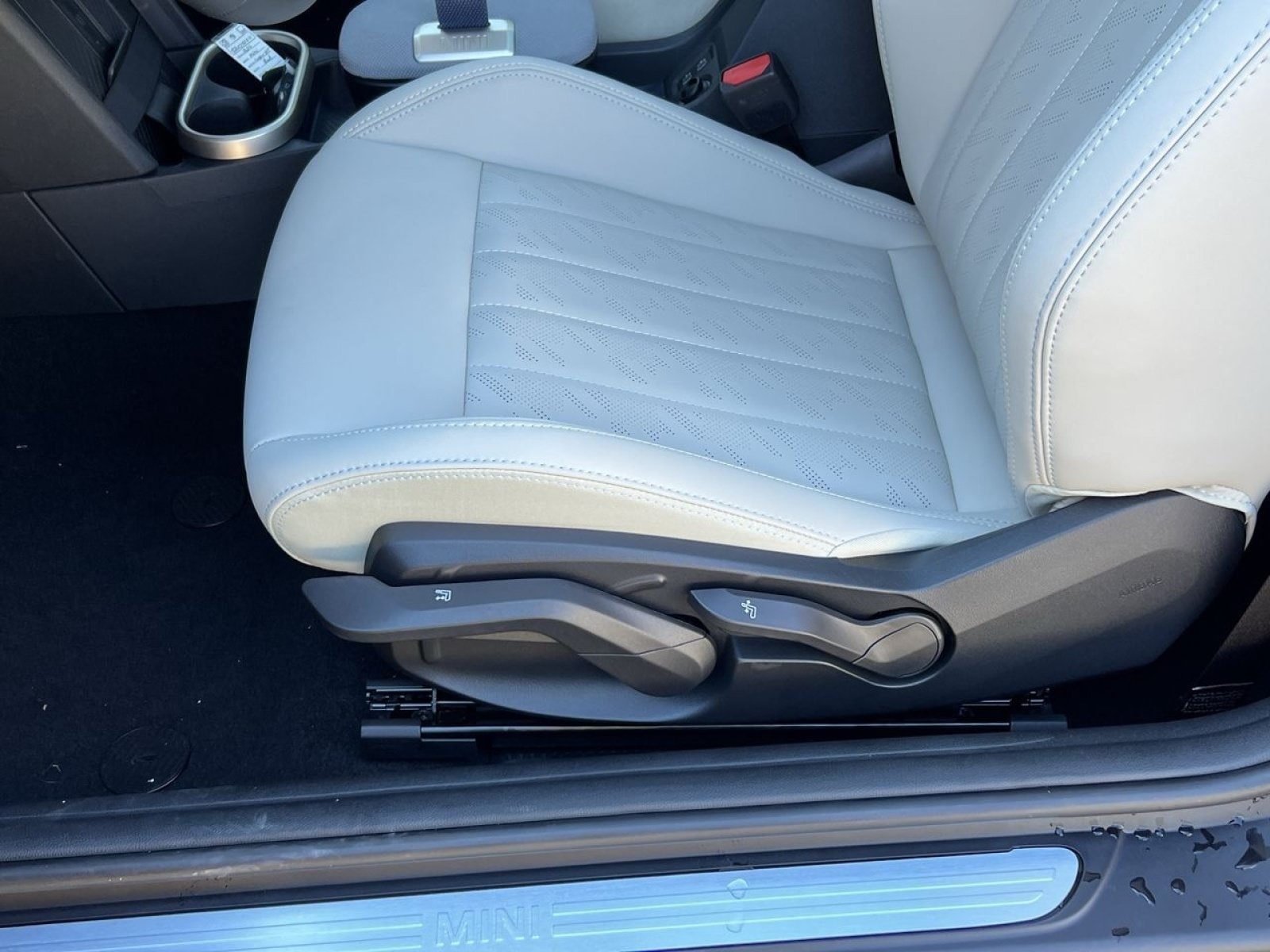 2026 MINI Hardtop 2 Door Base - Photo 11