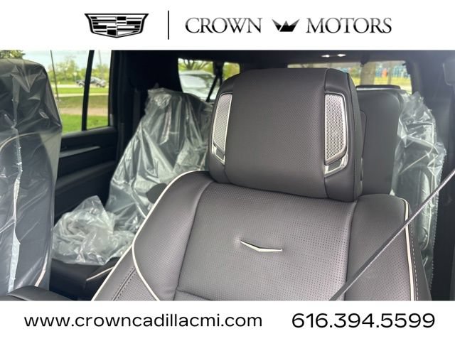 2026 Cadillac Escalade ESV Luxury - Photo 11