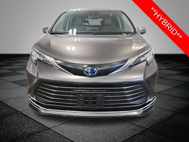 Used 2023 Toyota Sienna XLE Van Passenger Van