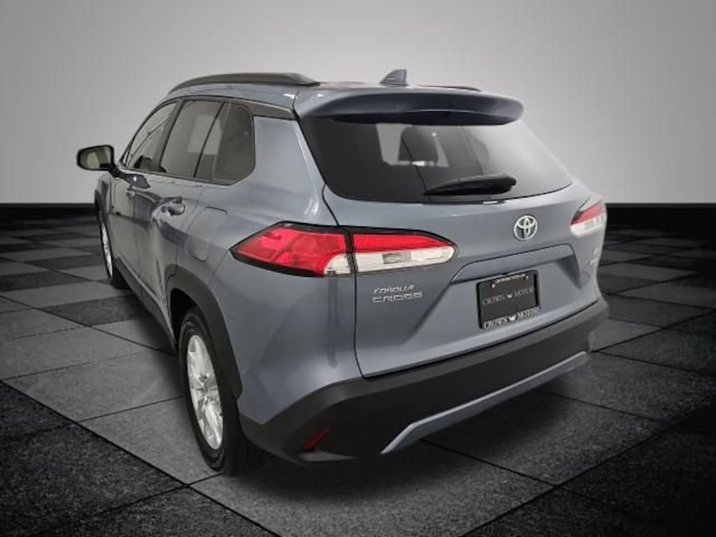 Used 2024 Toyota Corolla Cross LE SUV