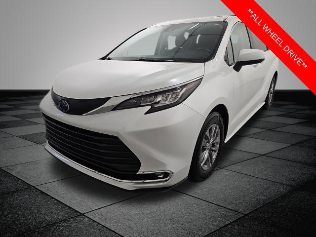 Used 2023 Toyota Sienna XLE Van Passenger Van