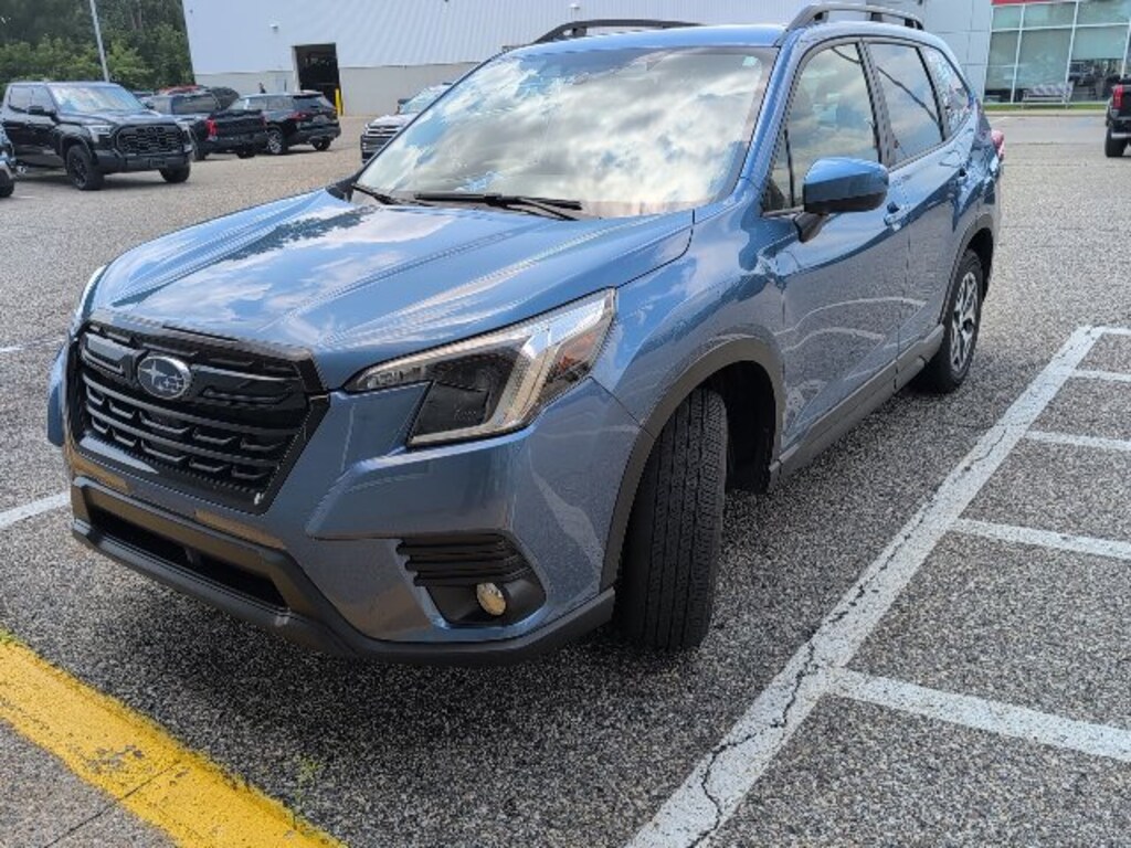 Used 2023 Subaru Forester Premium SUV