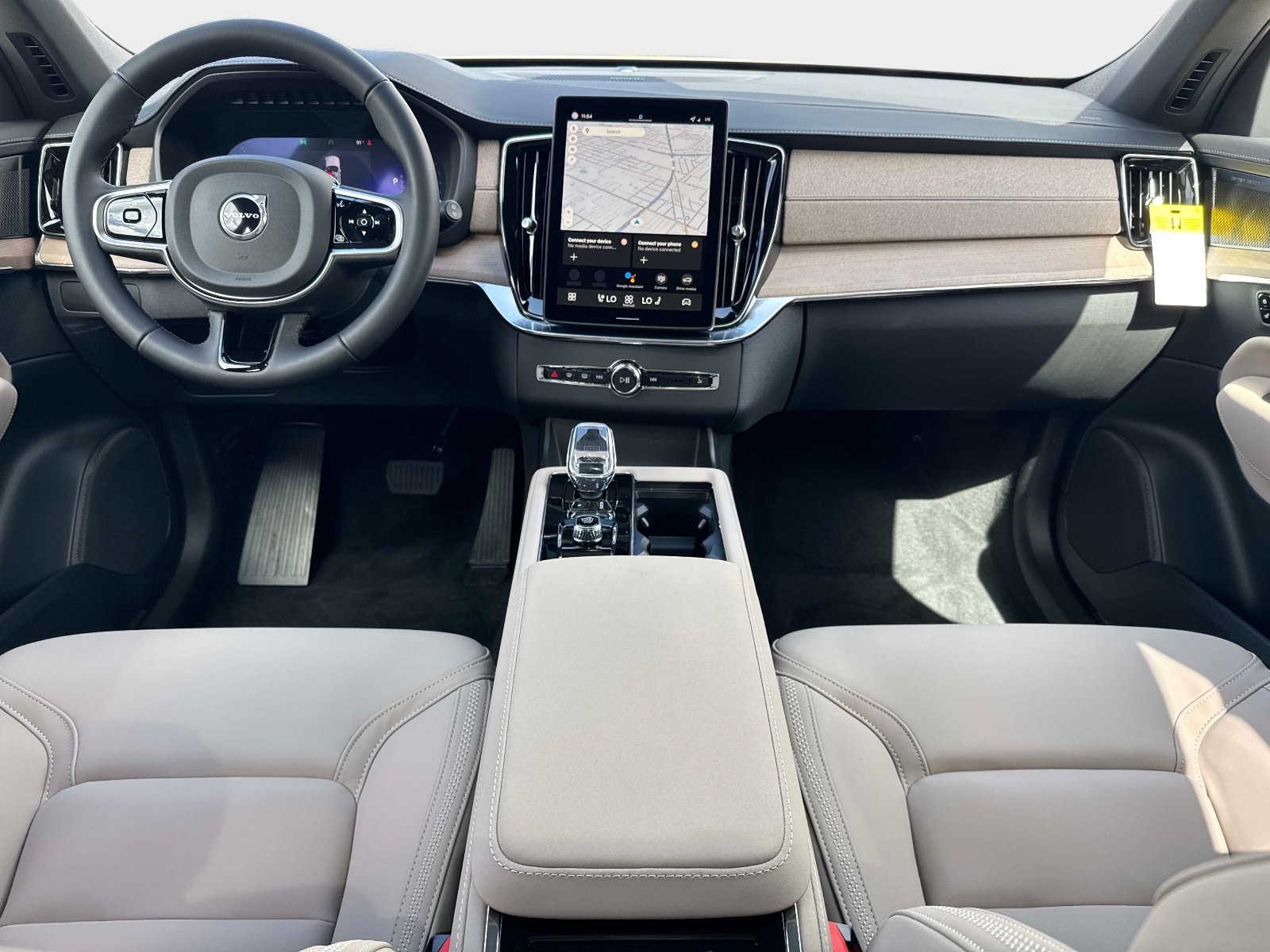 2026 Volvo XC90 Plus - Photo 13