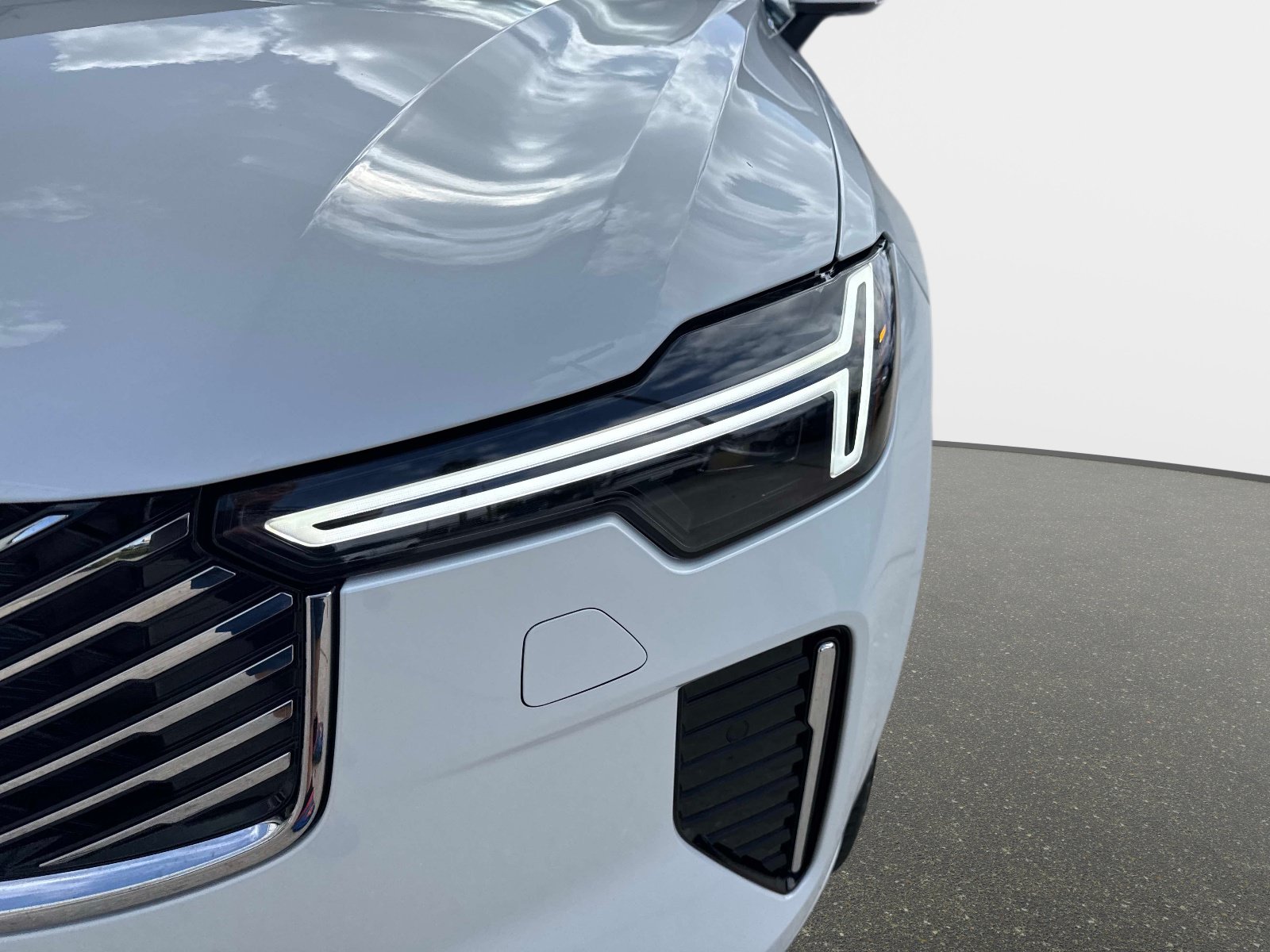 2026 Volvo XC90 Plus - Photo 9