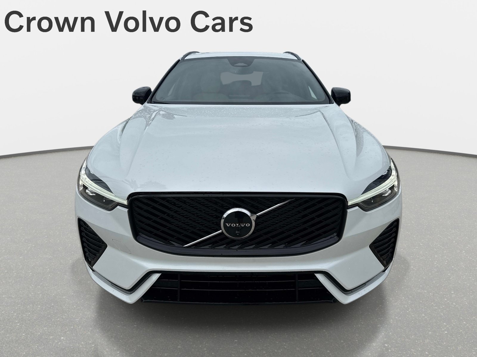 2026 Volvo XC60 Plus - Photo 8