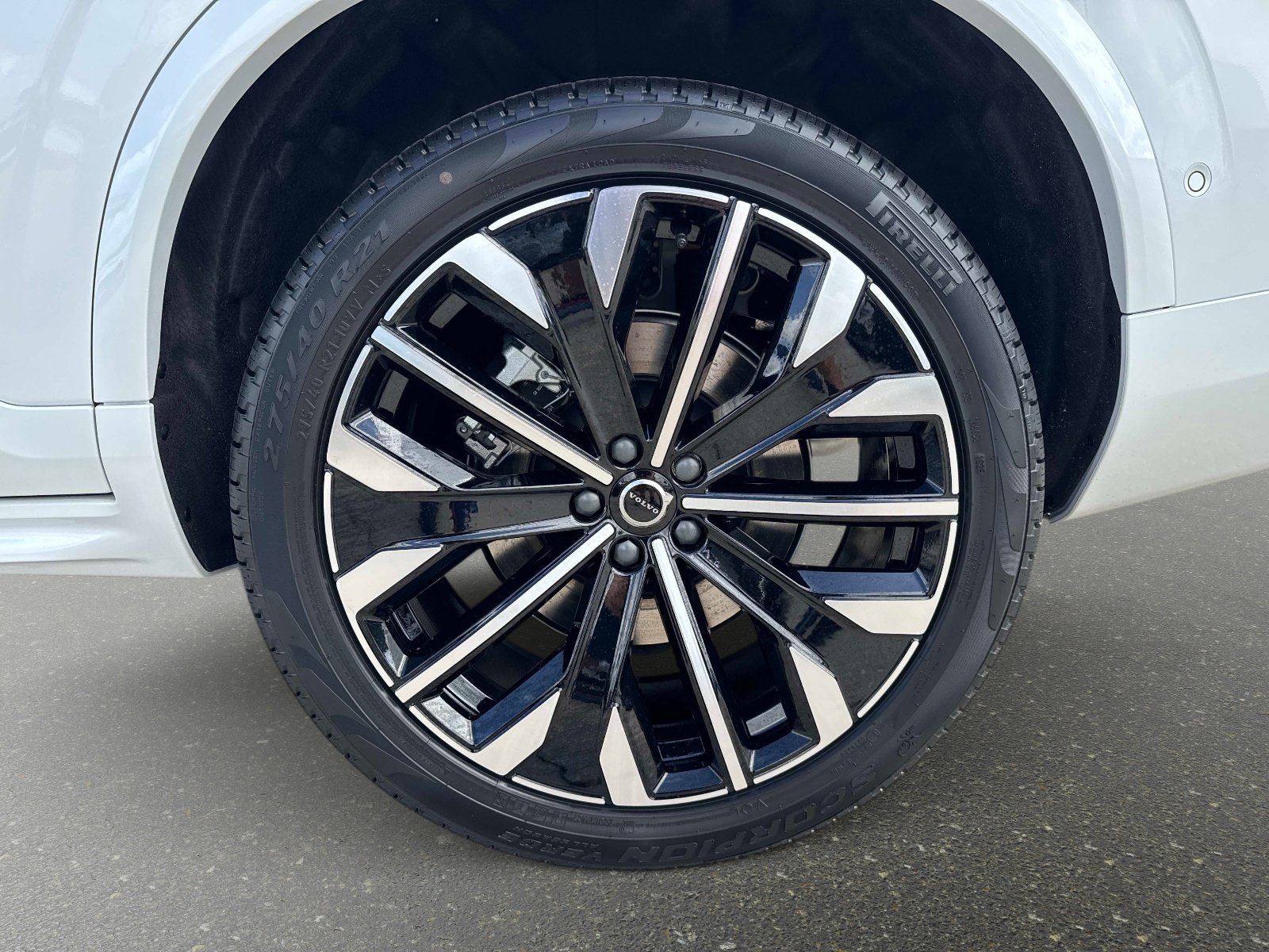 2026 Volvo XC90 Plus - Photo 10