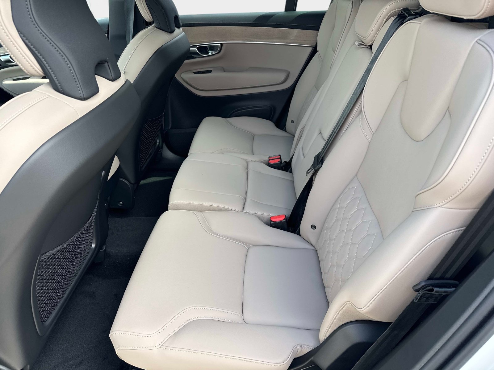 2026 Volvo XC90 Plus - Photo 12
