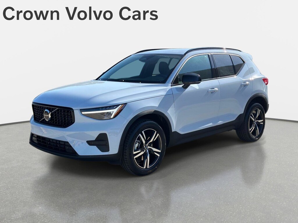 New 2026 Volvo XC40 B4 Core SUV