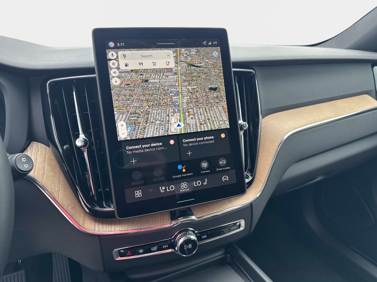 2026 Volvo XC60 Plus - Photo 22