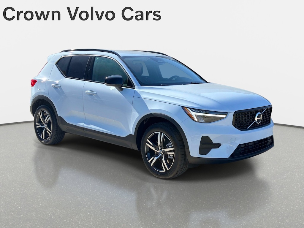 New 2026 Volvo XC40 B4 Core SUV