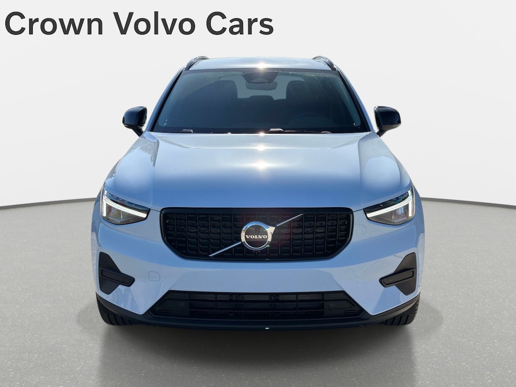 New 2026 Volvo XC40 B4 Core SUV