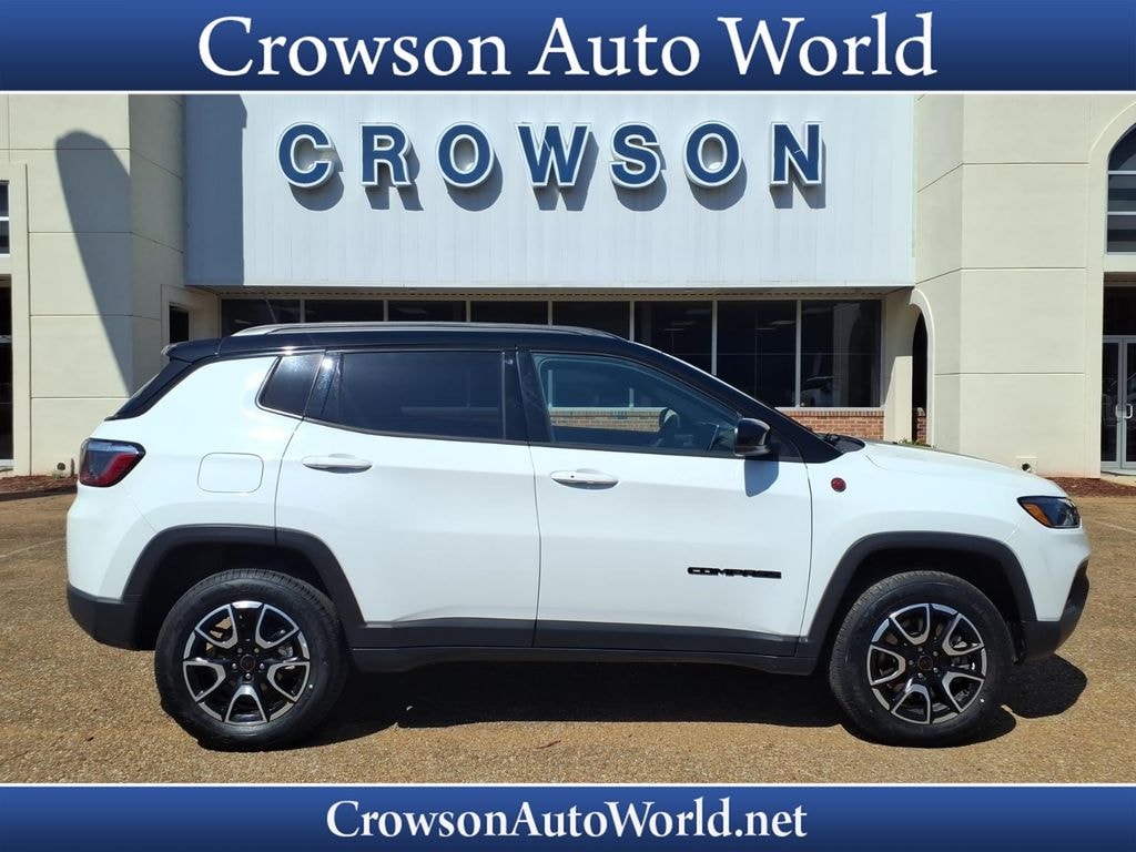 Used 2025 Jeep Compass Trailhawk Sport Utility