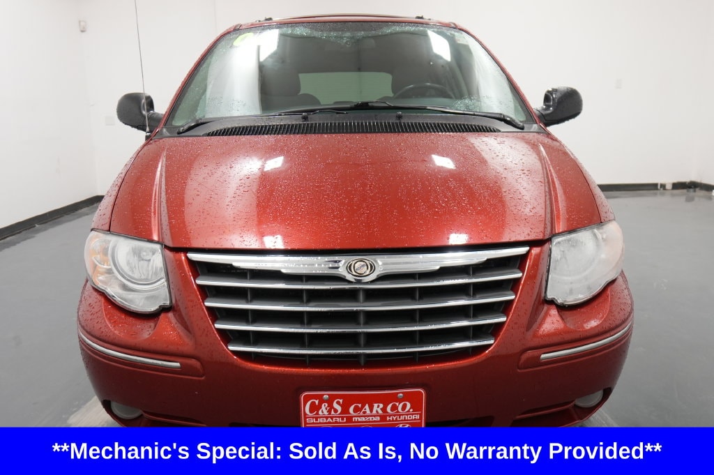 Used 2006 Chrysler Town & Country Limited Van