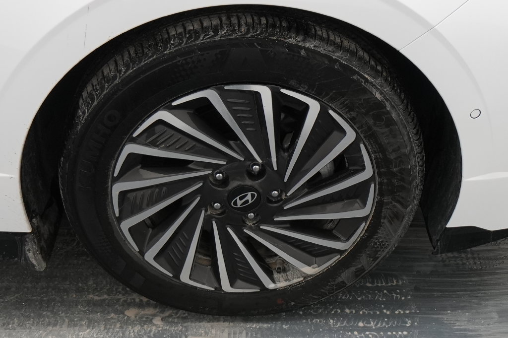 2025 Hyundai Sonata Hybrid Limited - Photo 11