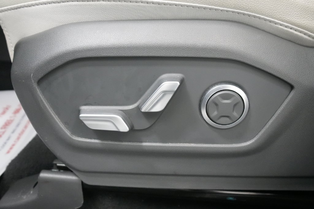 2024 Hyundai Santa Fe Limited - Photo 16