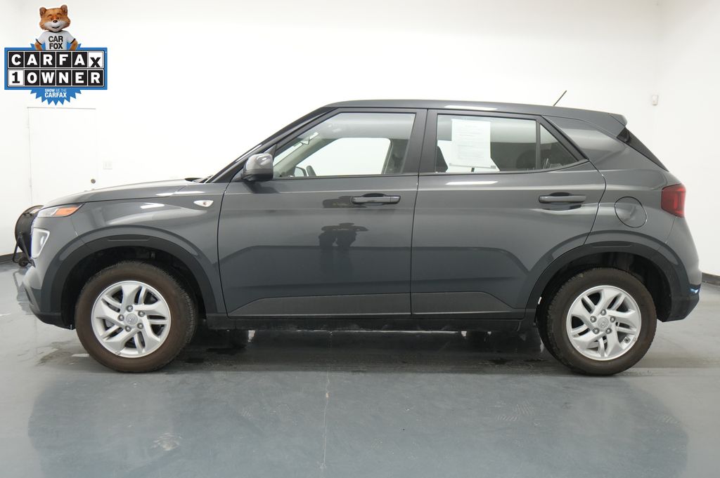 2026 Hyundai Venue SE - Photo 4