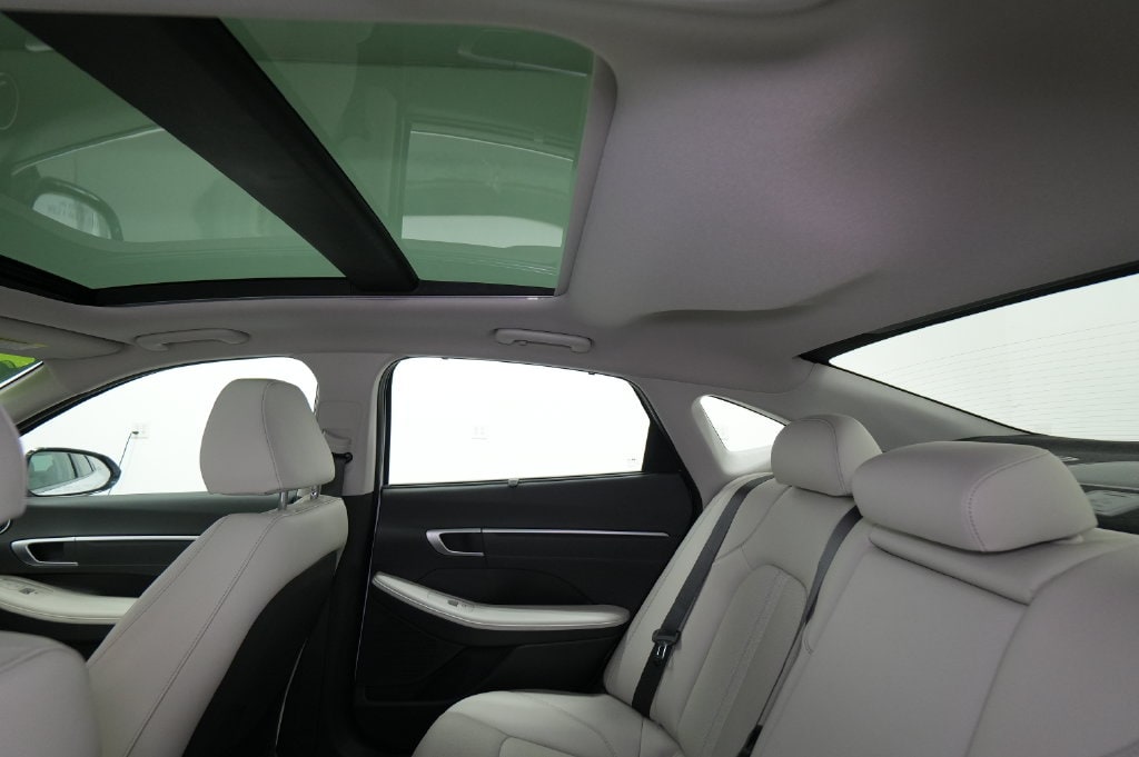 2025 Hyundai Sonata Hybrid Limited - Photo 22