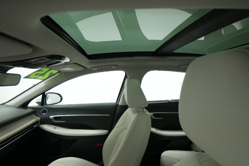 2025 Hyundai Sonata Hybrid Limited - Photo 18
