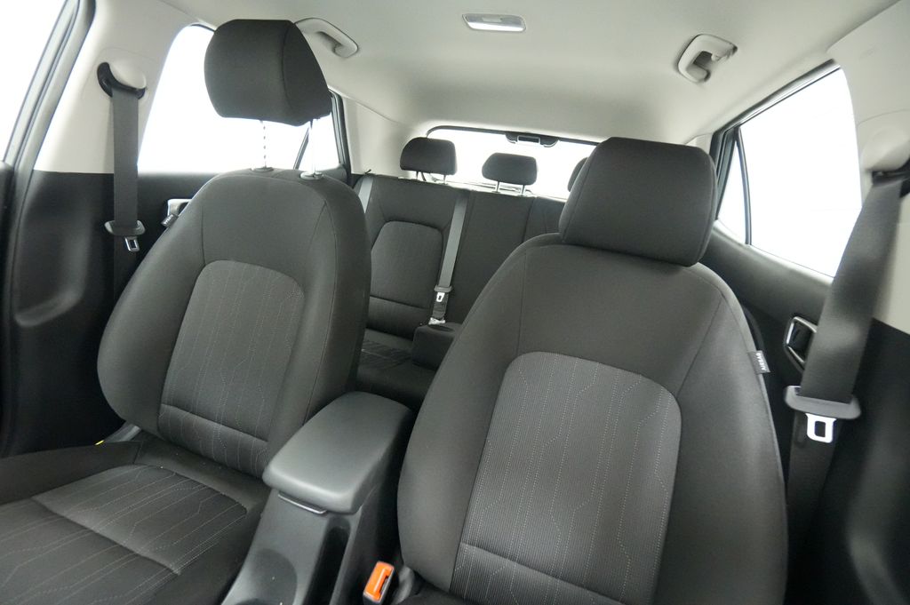 2026 Hyundai Venue SE - Photo 12