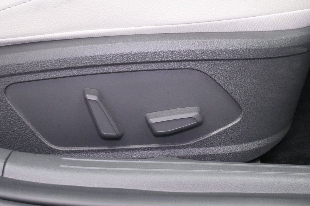 2025 Hyundai Sonata Hybrid Limited - Photo 30